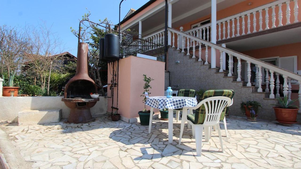 Apartment Kreslin Vantacici Exterior photo