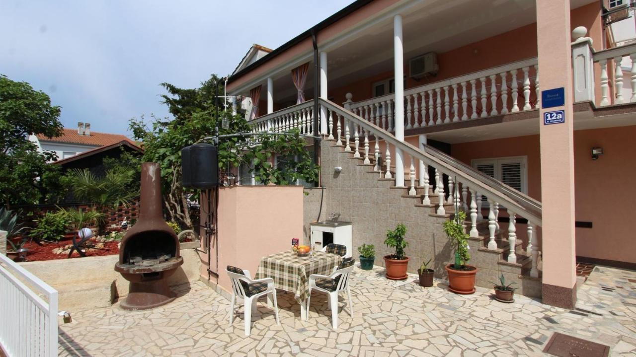 Apartment Kreslin Vantacici Exterior photo