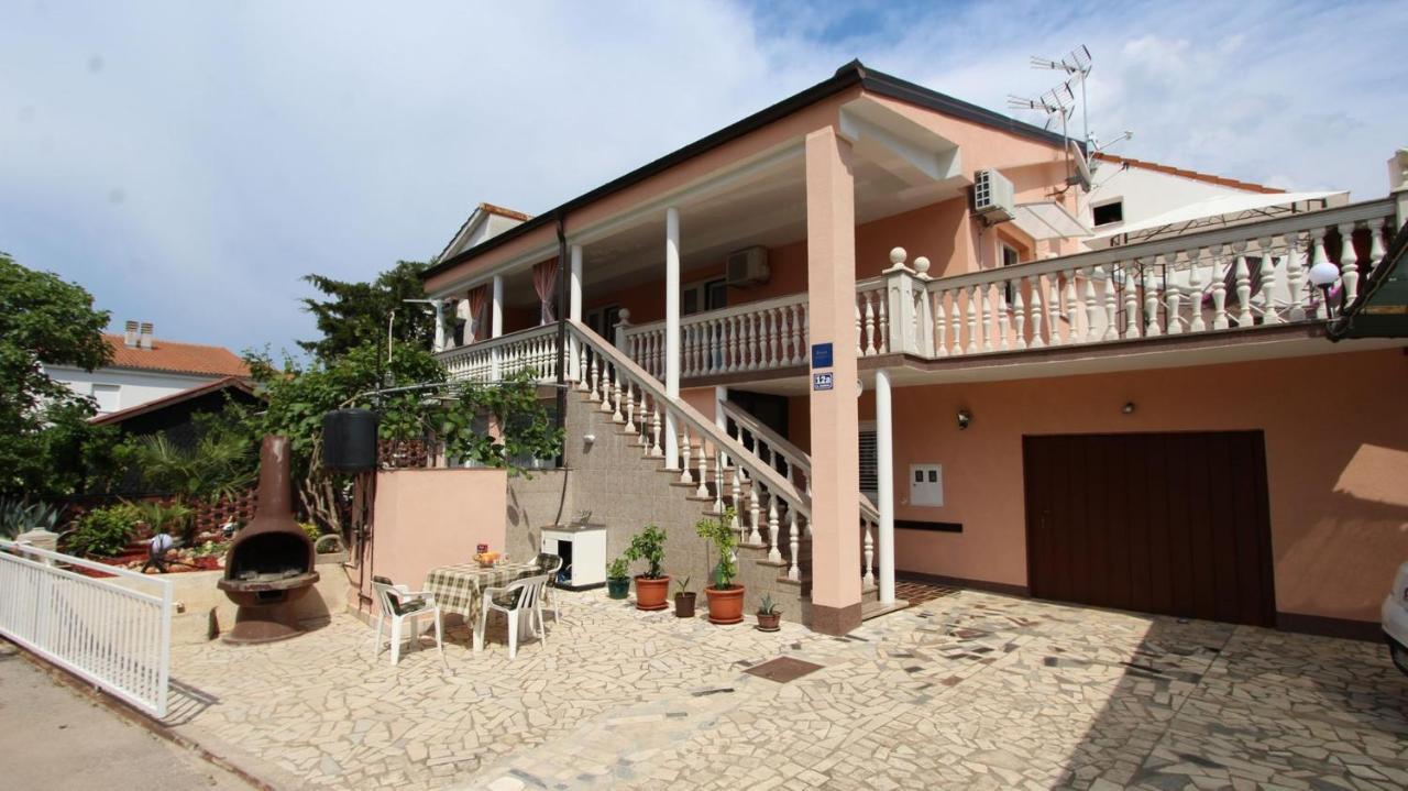 Apartment Kreslin Vantacici Exterior photo